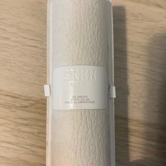 SKNN BY KIM Night Oil 30 mL - NEW in Box, SKKN By Kim Kardashian Toner-Full size - Picture 4 of 5